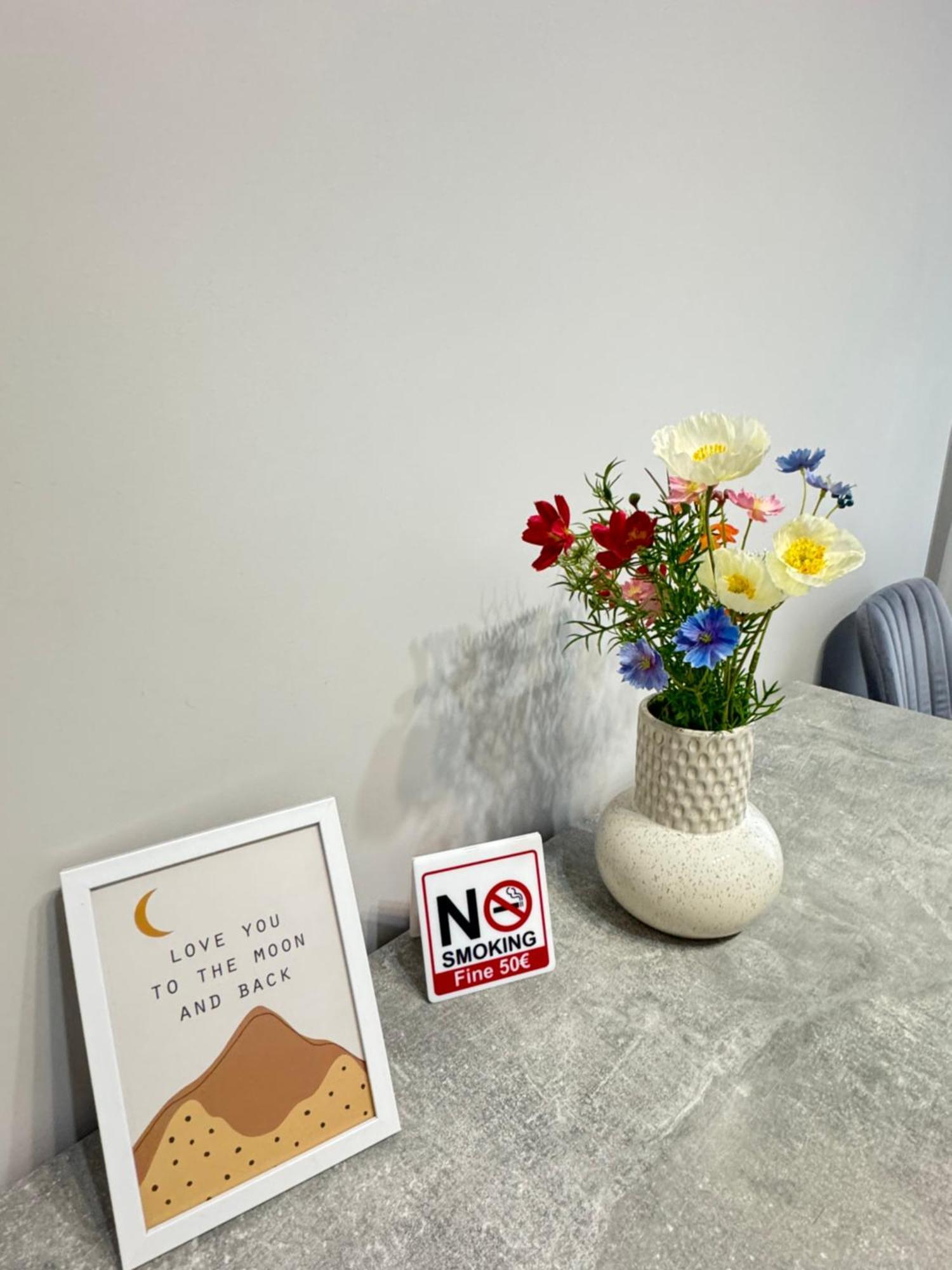 צ'יסינאו Two Bedroom Apartment In The Center, With Parking, Address Avram Iancu 32 מראה חיצוני תמונה