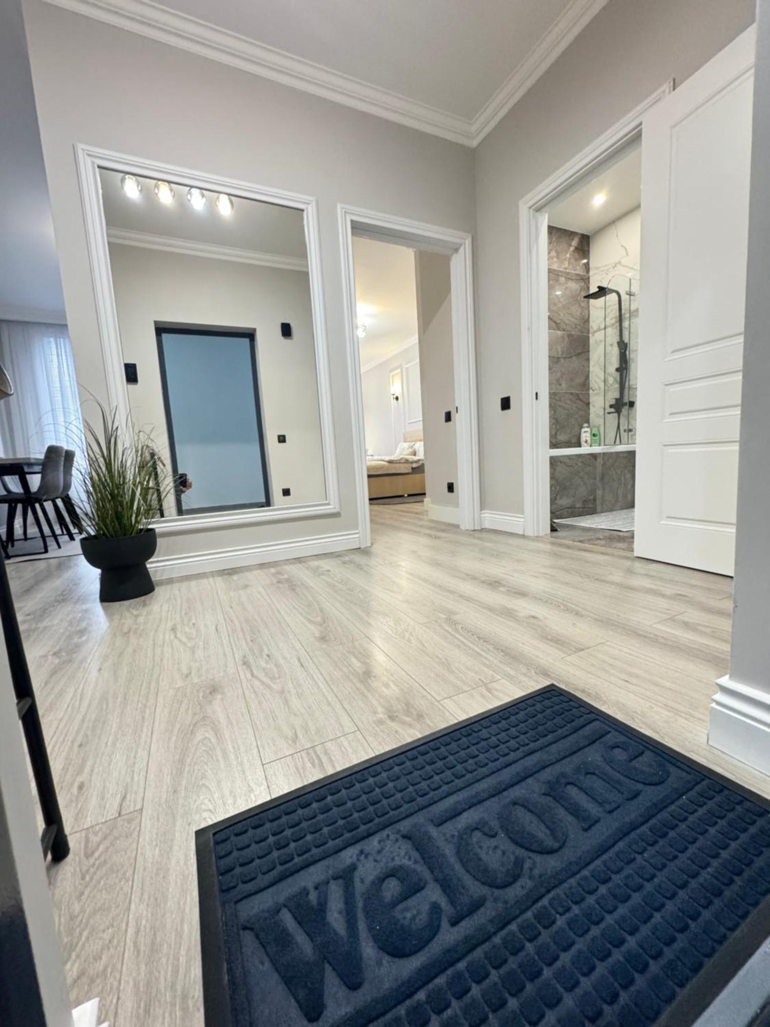 צ'יסינאו Two Bedroom Apartment In The Center, With Parking, Address Avram Iancu 32 מראה חיצוני תמונה