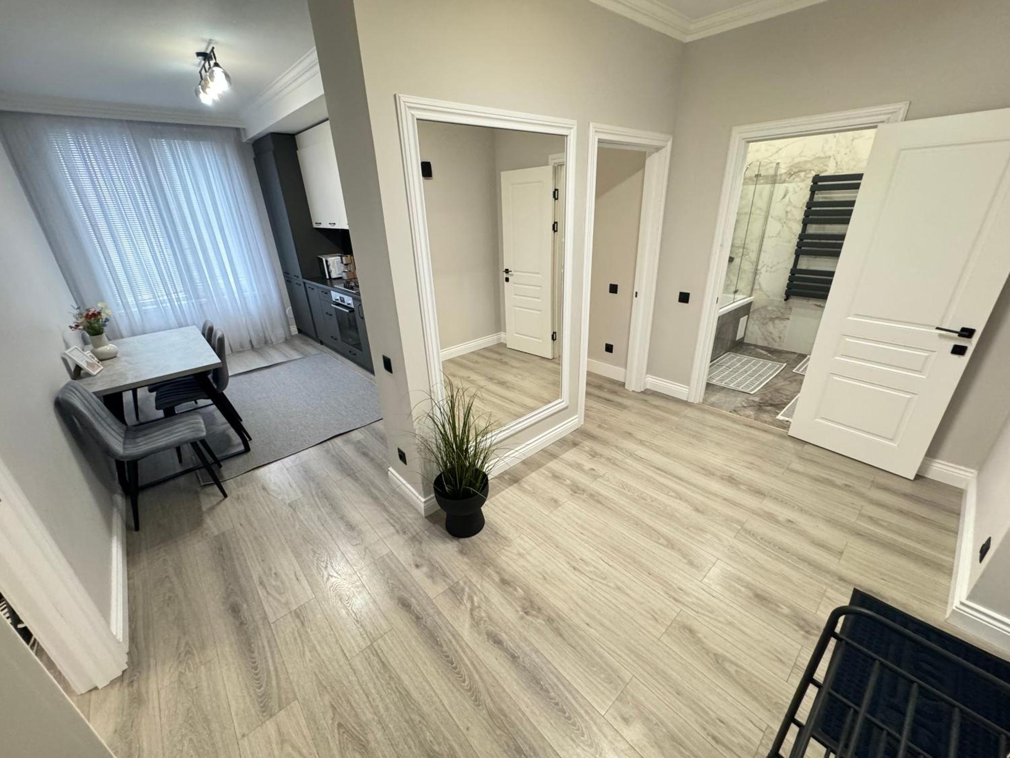 צ'יסינאו Two Bedroom Apartment In The Center, With Parking, Address Avram Iancu 32 מראה חיצוני תמונה