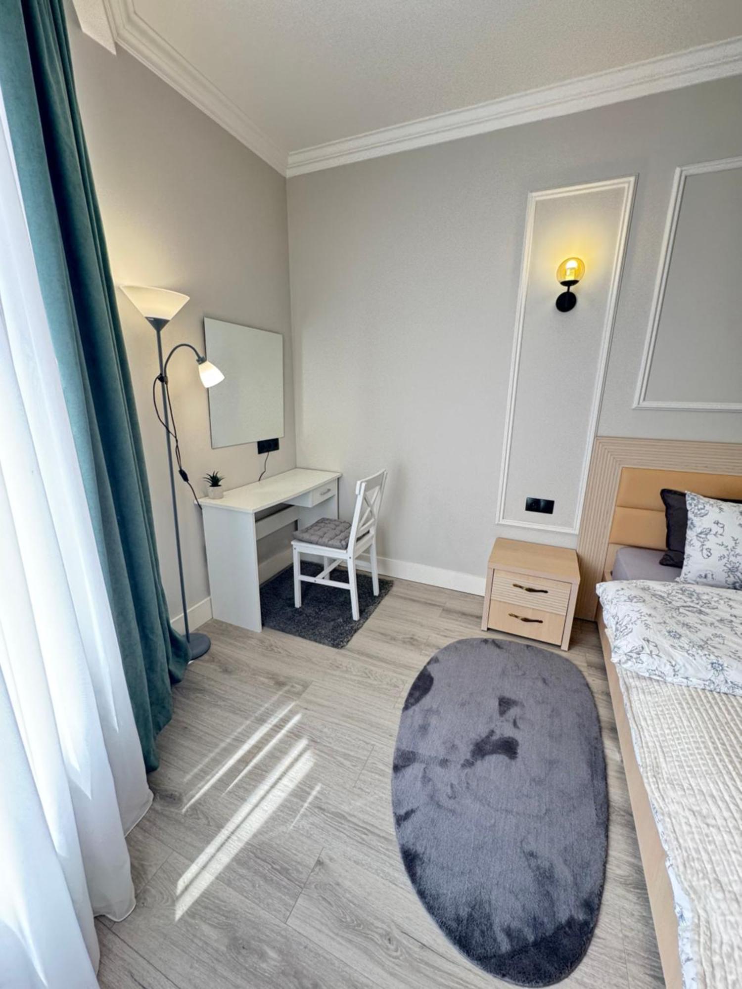 צ'יסינאו Two Bedroom Apartment In The Center, With Parking, Address Avram Iancu 32 מראה חיצוני תמונה