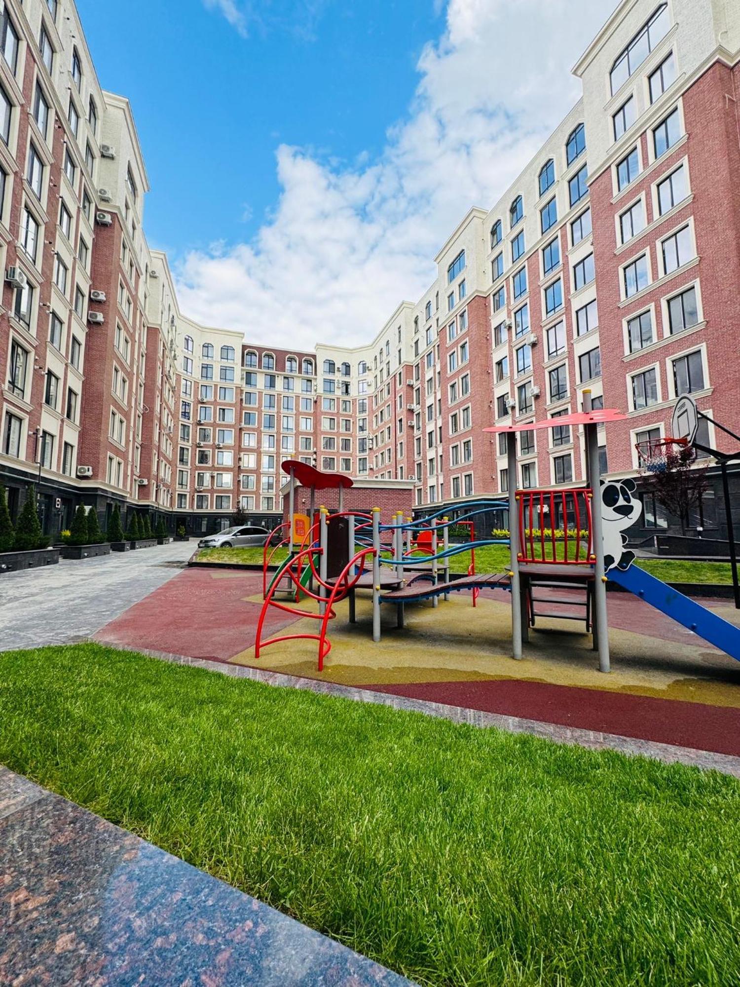 צ'יסינאו Two Bedroom Apartment In The Center, With Parking, Address Avram Iancu 32 מראה חיצוני תמונה