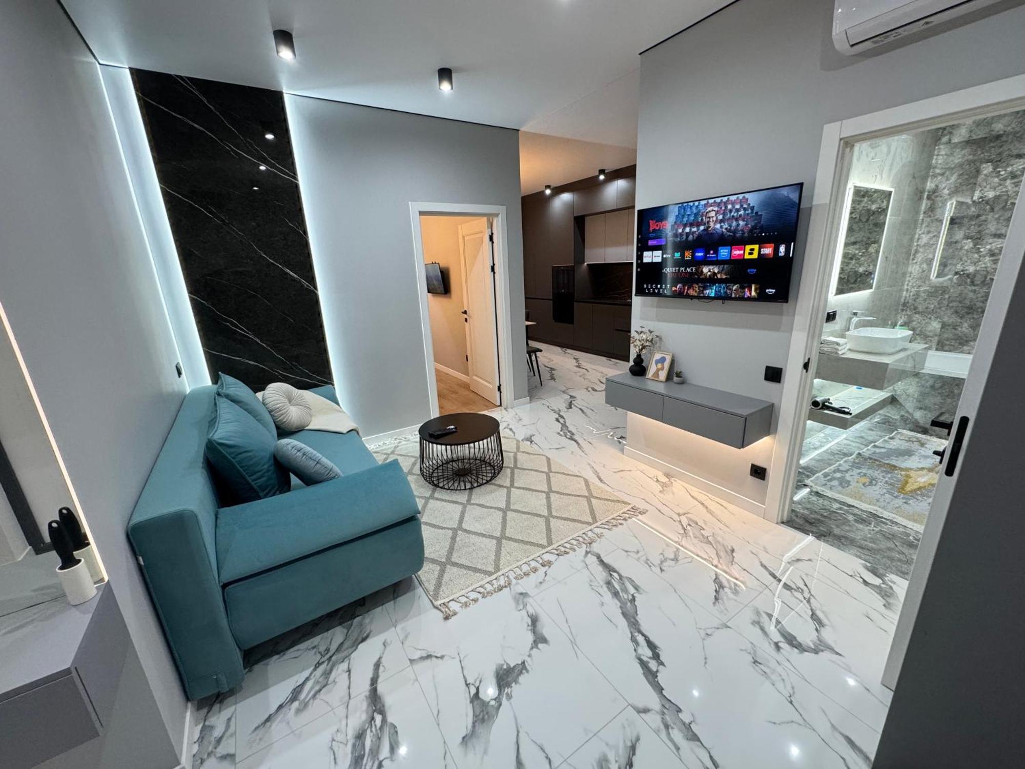 צ'יסינאו Two Bedroom Apartment In The Center, With Parking, Address Avram Iancu 32 מראה חיצוני תמונה