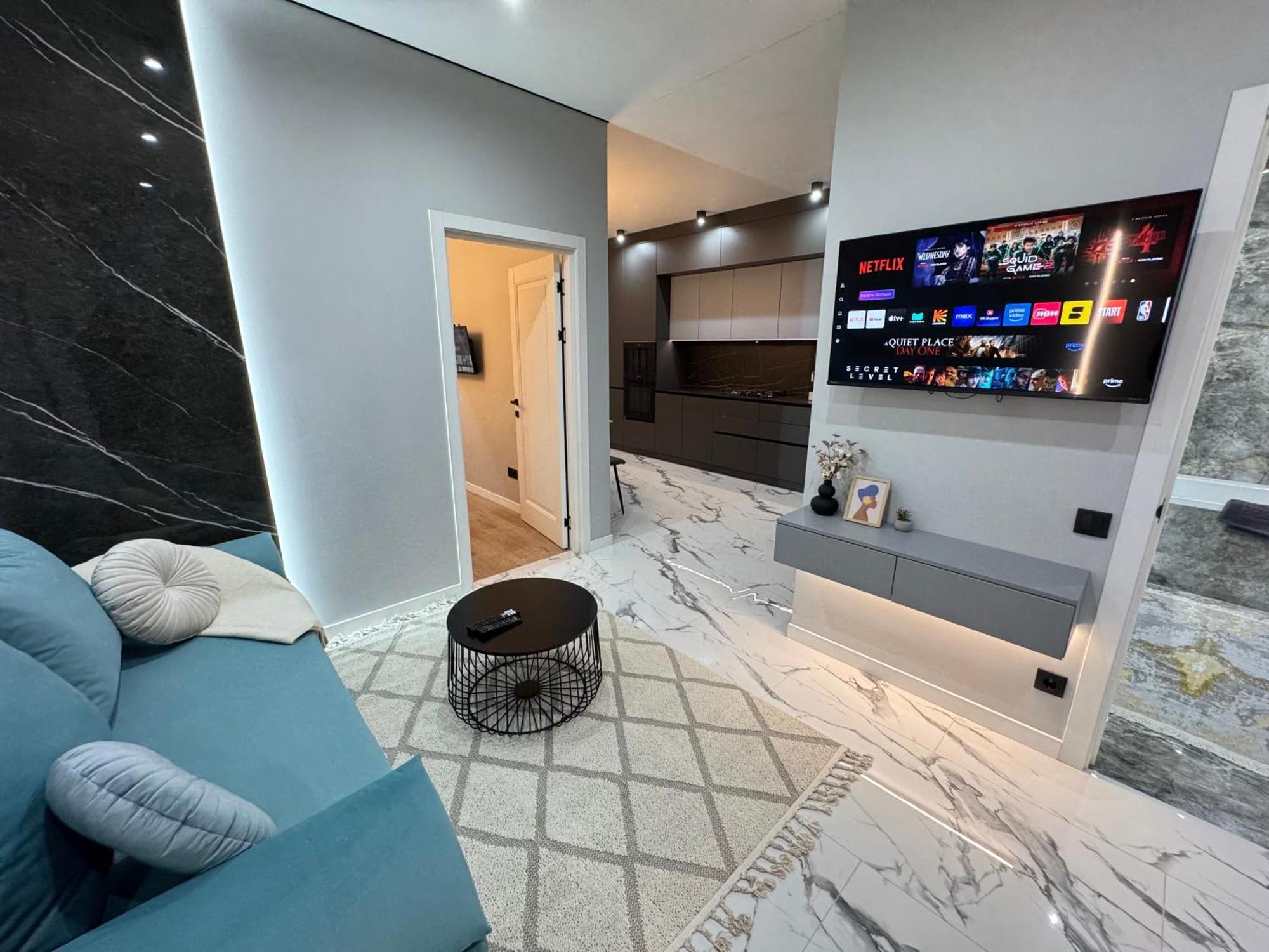 צ'יסינאו Two Bedroom Apartment In The Center, With Parking, Address Avram Iancu 32 מראה חיצוני תמונה